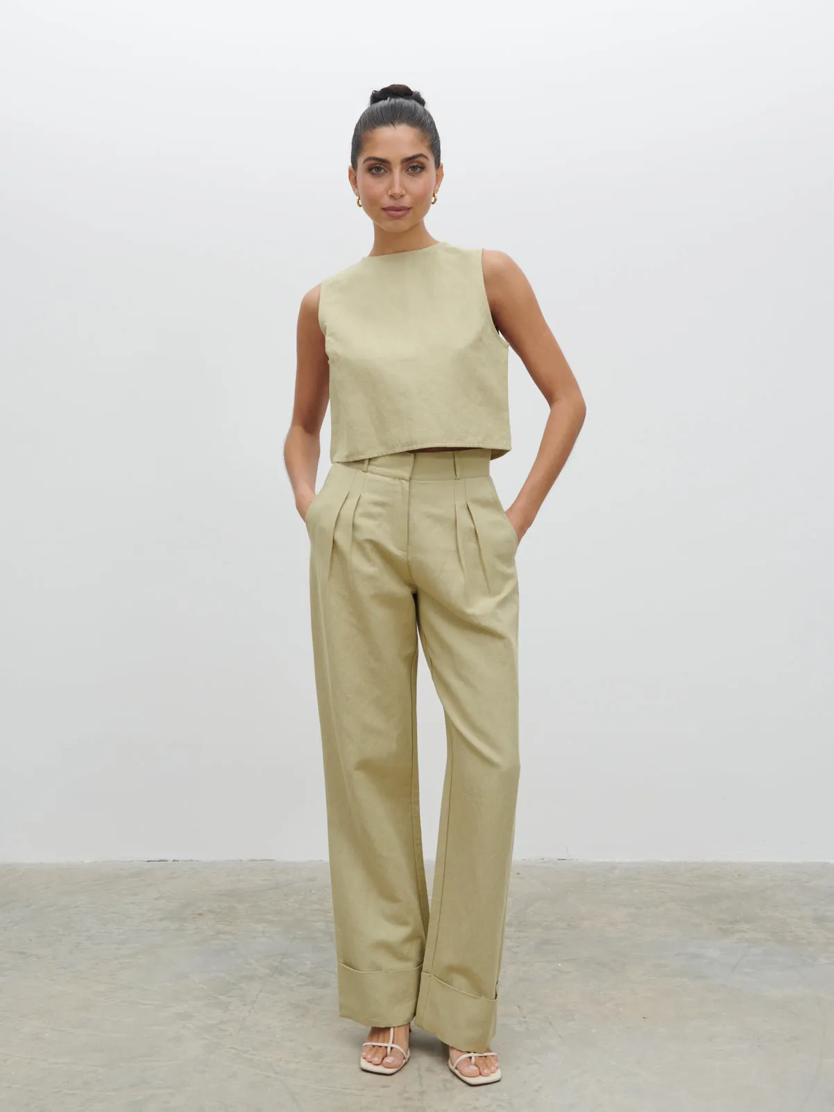 Bryony Boxy Linen Top - Olive