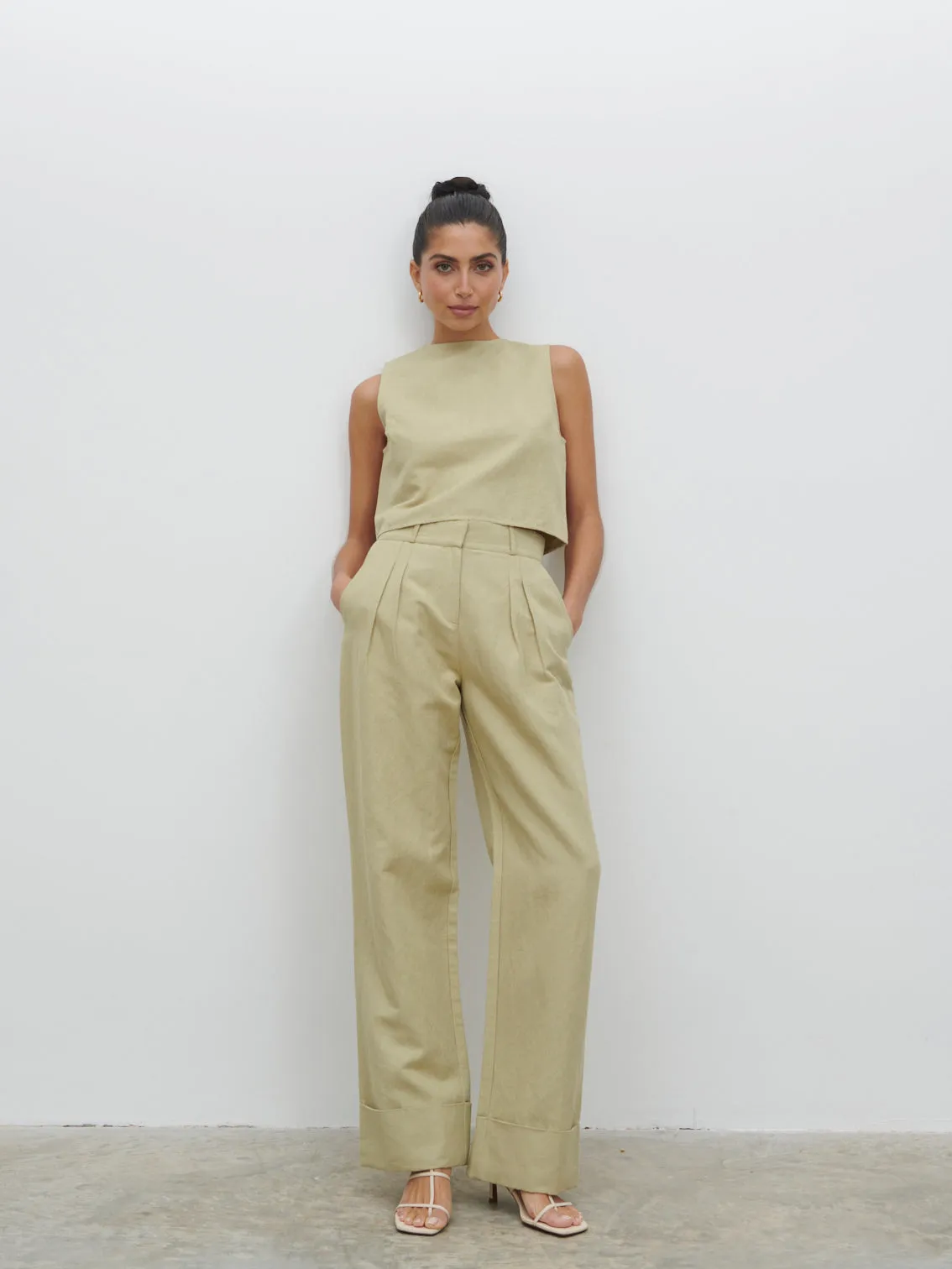 Bryony Boxy Linen Top - Olive
