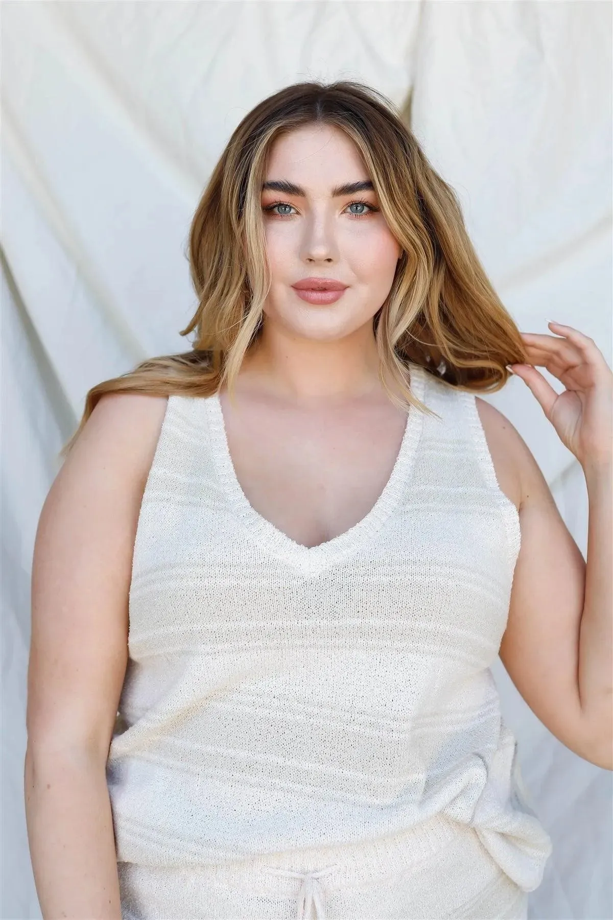 Junior Plus White Stripe Knit Sleeveless Top
