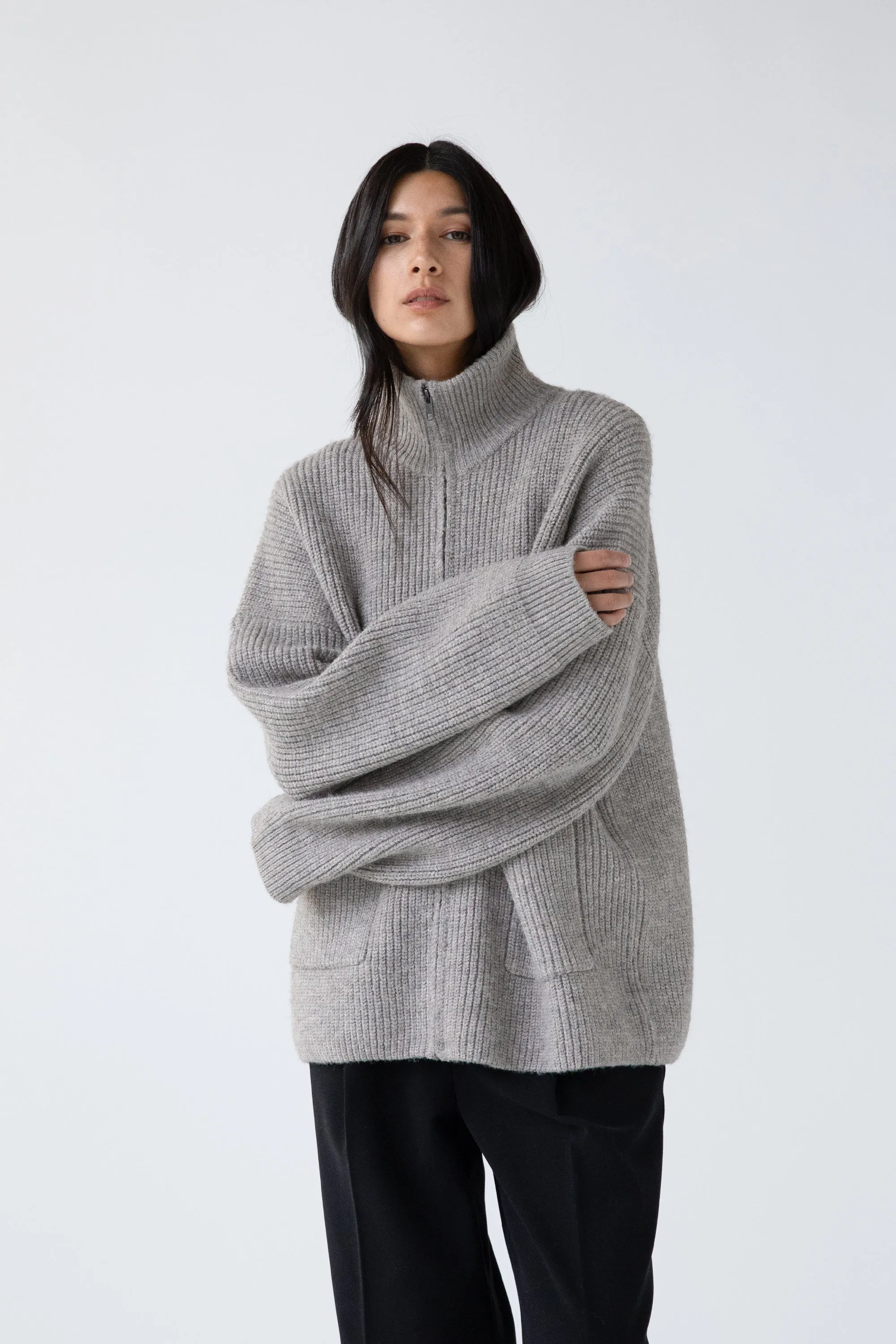 OVERSIZED ZIP-UP CARDIGAN