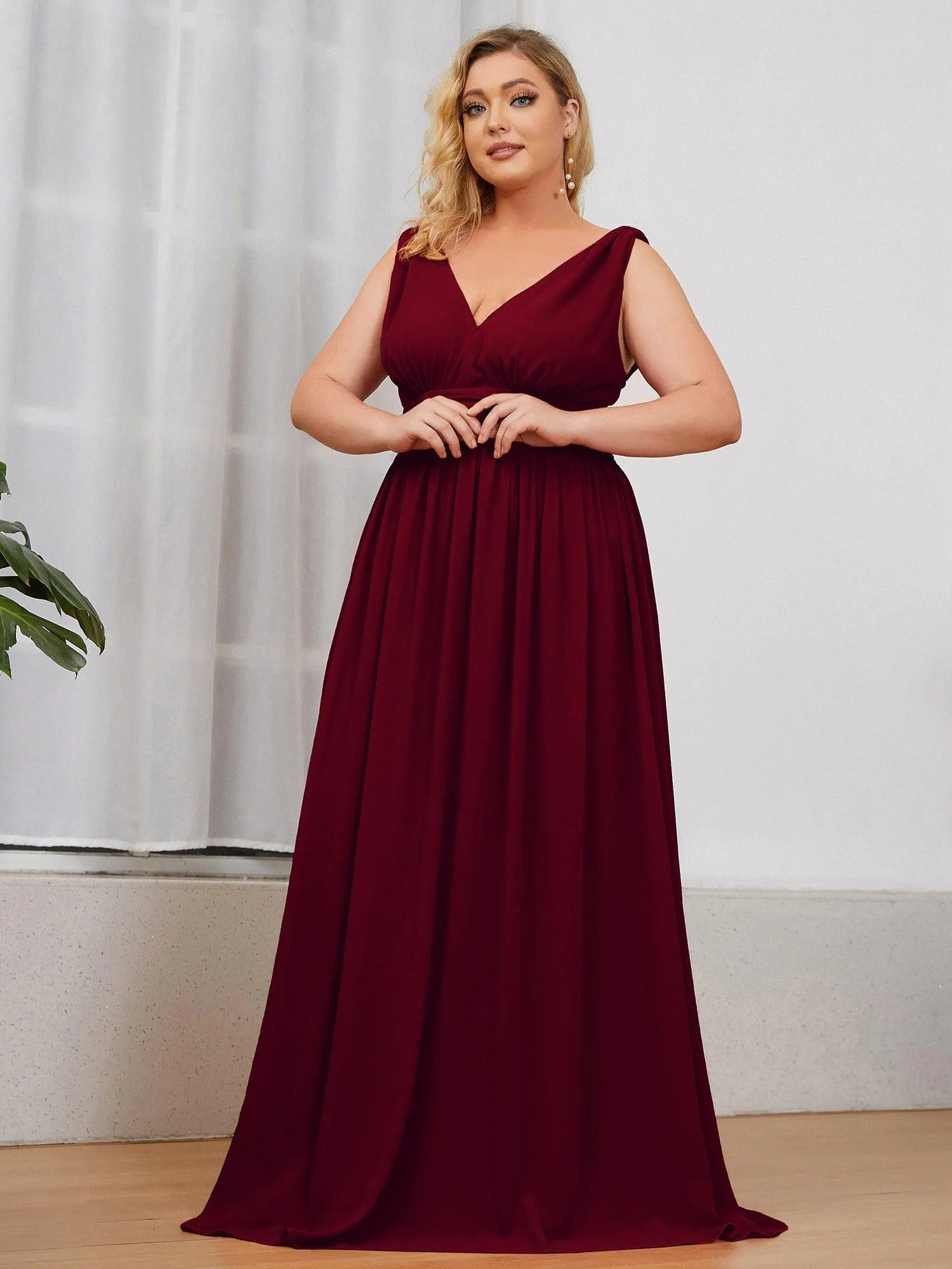 Plus Size Sleeveless V-Neck Chiffon Semi Bridesmaid Dress