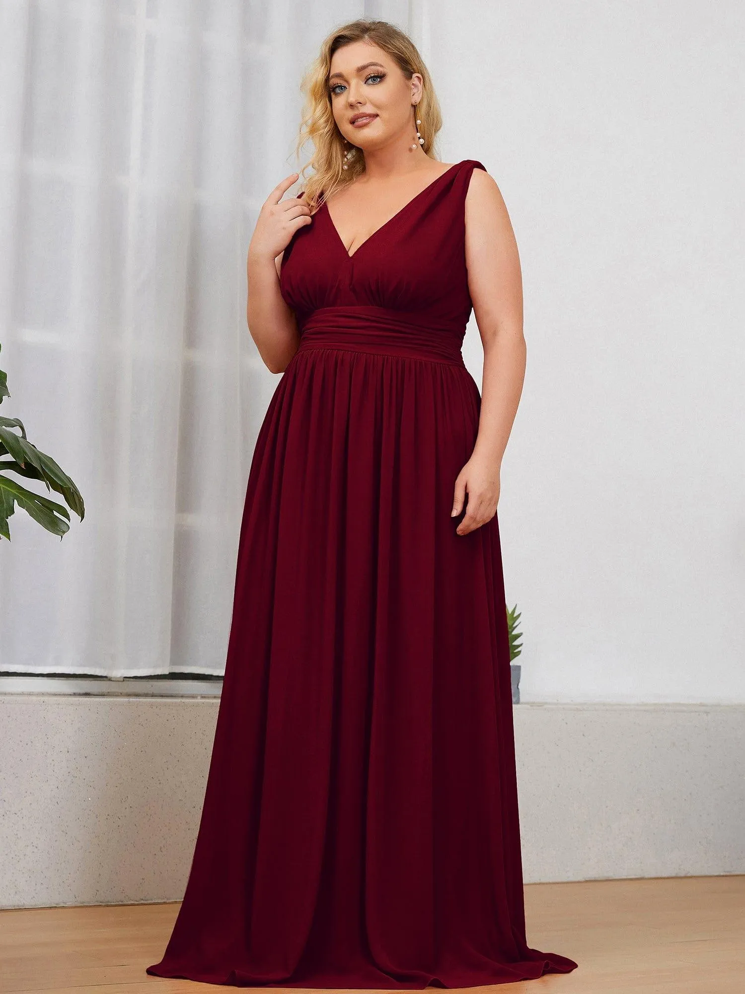 Plus Size Sleeveless V-Neck Chiffon Semi Bridesmaid Dress