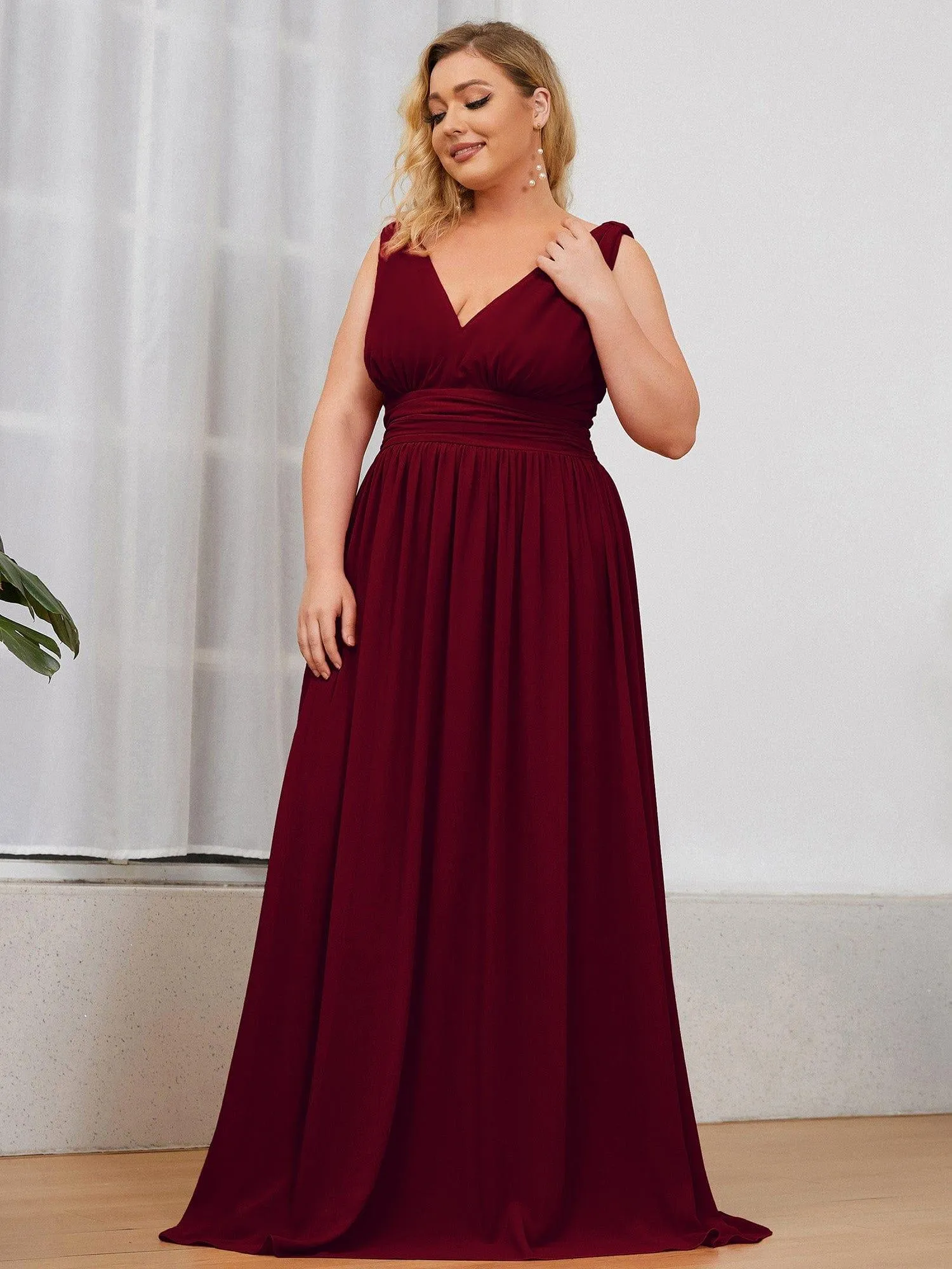 Plus Size Sleeveless V-Neck Chiffon Semi Bridesmaid Dress